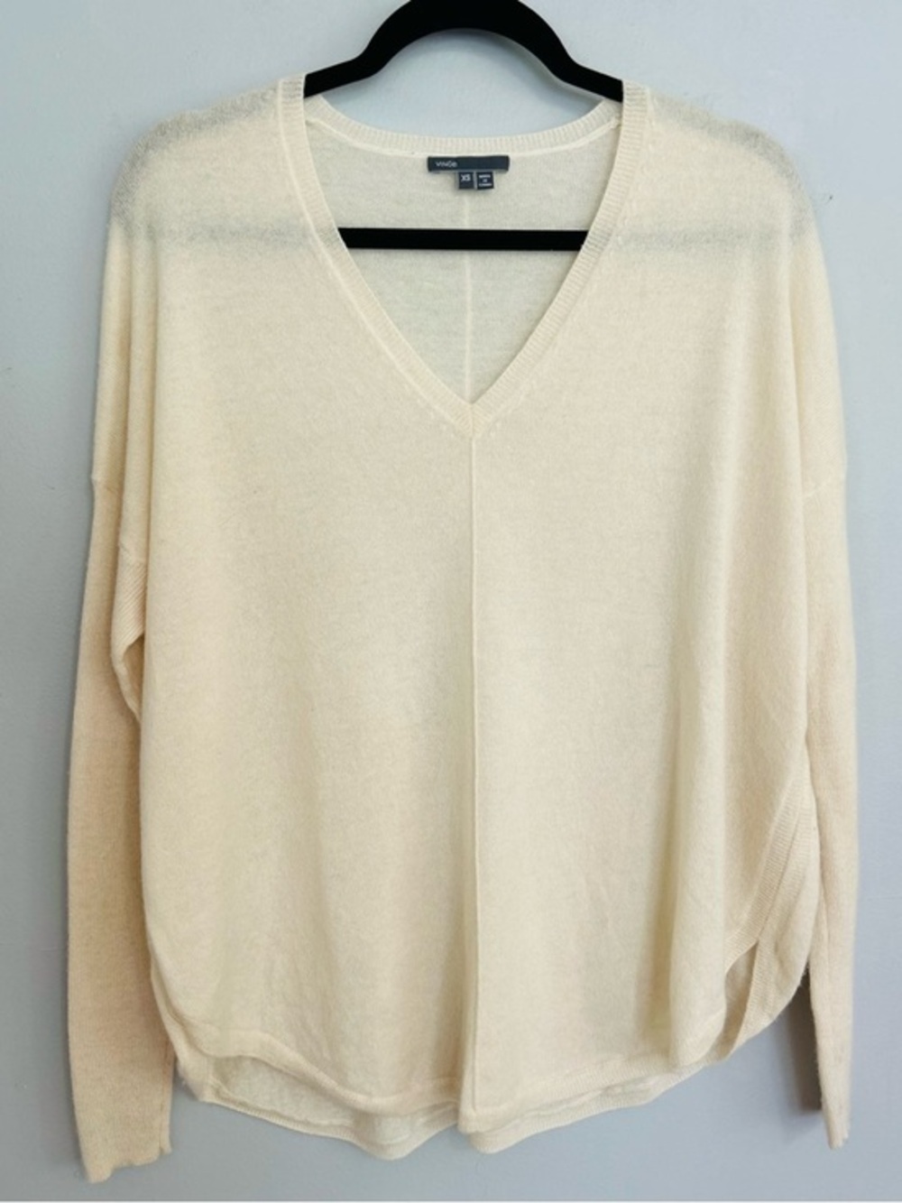 Vince Cashmere V Neck Sweater XS Cream Ivory Minimalist Luxury Soft Oversized